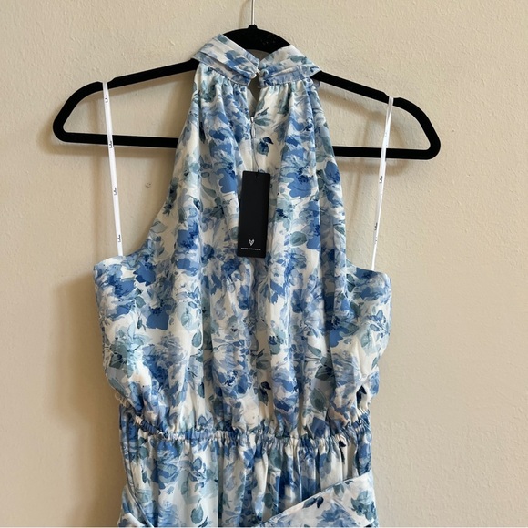 NWT Lulus Breezing Through White Floral Print Tiered Halter Midi Dress Medium - Picture 3 of 7
